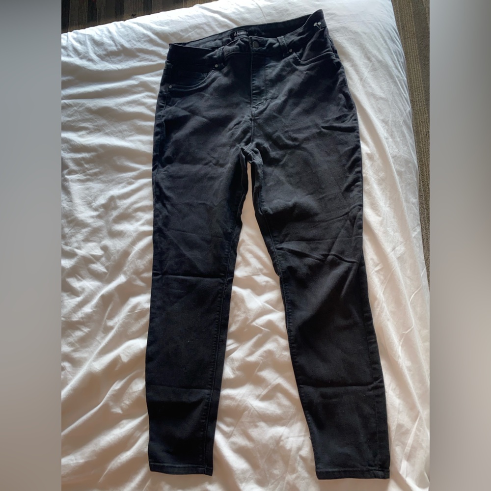 D. Jeans black skinny jeans